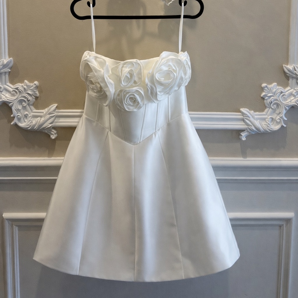 Eliya the Label Tehanni White Corset Mini Dress